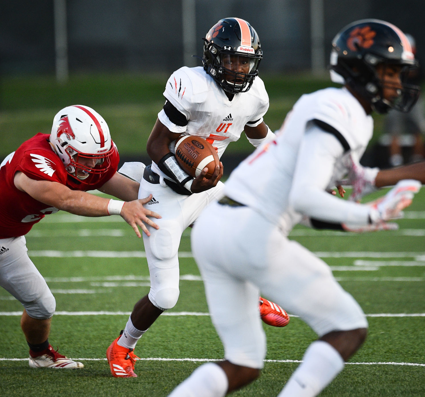 083019-qct-spt-ut-west-football-005a.jpg